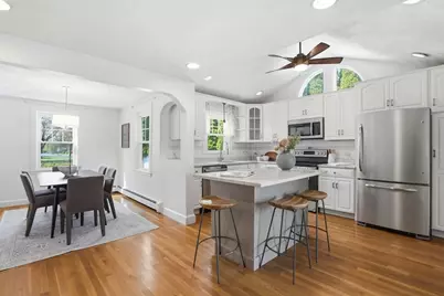 7 Paon Circle, Wakefield, MA 01880 - Photo 2