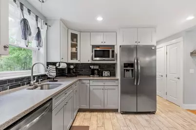 51 Bennett Rd, Fitchburg, MA 01420 - Photo 6
