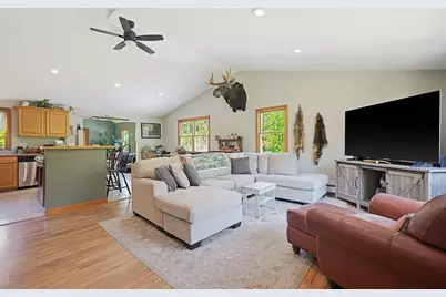 284 Howe St, East Brookfield, MA 01515 - Photo 12