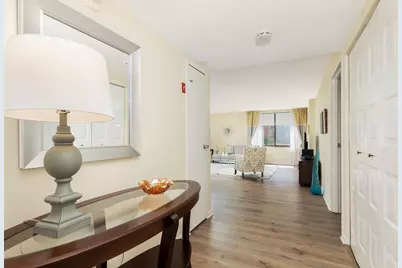 404 Paradise Road #1C, Swampscott, MA 01907 - Photo 2