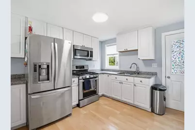 11 W Bowers St #3, Lowell, MA 01854 - Photo 4