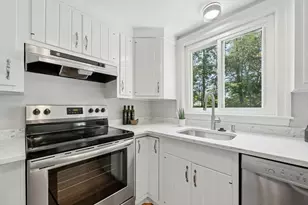 8 Grant Pl, Lexington, MA 02420 - Photo 10