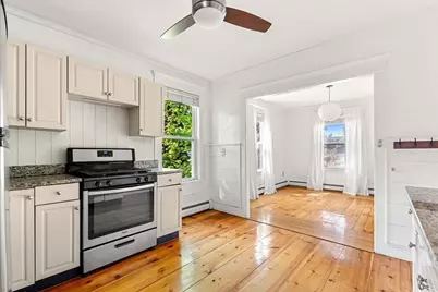 7 Winter St #D, Amesbury, MA 01913 - Photo 2