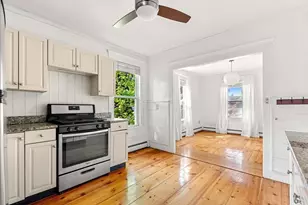 7 Winter St, Amesbury, MA 01913 - Photo 2