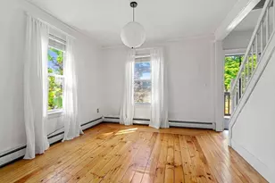 7 Winter St, Amesbury, MA 01913 - Photo 4