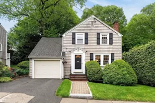 9 Roland St, Medford, MA 02155 - Photo 2