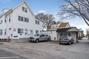 723 Washington St, Newton, MA 02458 - Photo 2