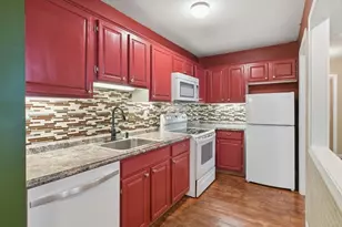 124 College St, South Hadley, MA 01075 - Photo 12