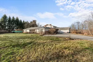 186 8 Lots Rd, Sutton, MA 01590 - Photo 1