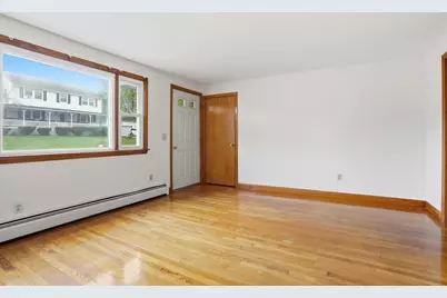 105-107 Salisbury St, Dracut, MA 01826 - Photo 4