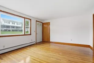 105-107 Salisbury St, Dracut, MA 01826 - Photo 4