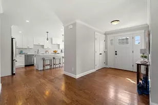 6 Monroe St, Amesbury, MA 01913 - Photo 4