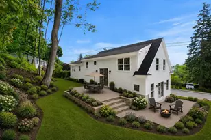 6 Monroe St, Amesbury, MA 01913 - Photo 2