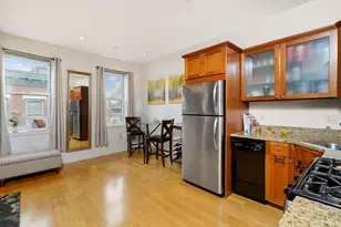 8 Garden Ct, Boston, MA 02113 - Photo 4