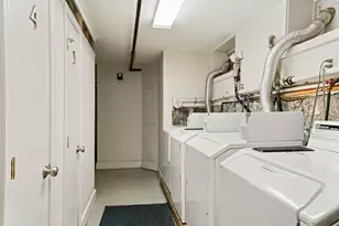 8 Garden Ct, Boston, MA 02113 - Photo 18