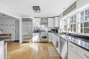 578 Huckins Neck Rd, Barnstable, MA 02632 - Photo 6