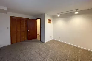 88 Almy St, Fall River, MA 02720 - Photo 14