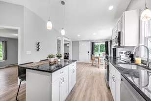95 Summer Ave, Ludlow, MA 01056 - Photo 2