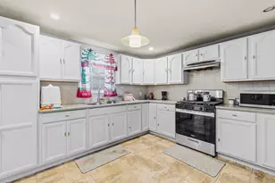 55 Salisbury St, New Bedford, MA 02744 - Photo 4