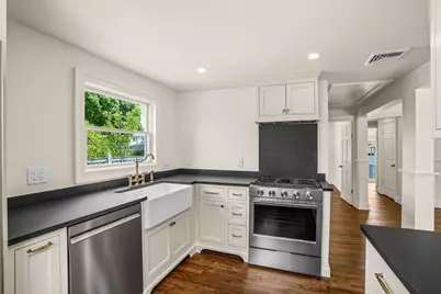 10 Mayflower Ave, Hull, MA 02045 - Photo 12