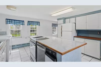 605 Main Street, Woburn, MA 01801 - Photo 14