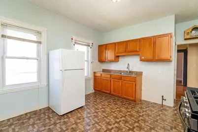 9 Cedrus Ave, Boston, MA 02131 - Photo 16