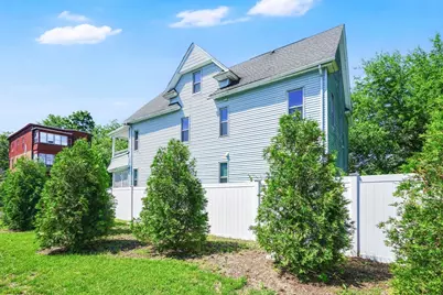 658 Union St, Springfield, MA 01109 - Photo 8