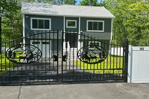 102 Wells Rd, Becket, MA 01223 - Photo 4