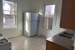 26 Hebron St, Springfield, MA 01107 - Photo 6