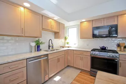 38 Virginia St, Springfield, MA 01108 - Photo 16