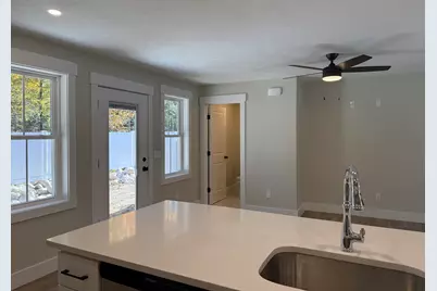 480 Wareham St #10, Middleborough, MA 02346 - Photo 6
