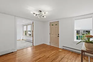 31 Houghton St, Woburn, MA 01801 - Photo 6