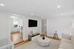 31 Houghton St, Woburn, MA 01801 - Photo 12