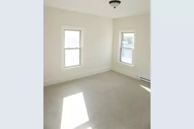 18 Sutherland St, Lowell, MA 01850 - Photo 24