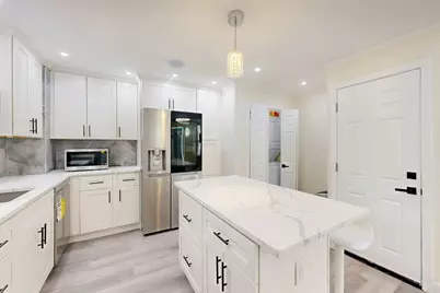 15 West Tremlett Street, Boston, MA 02124 - Photo 2