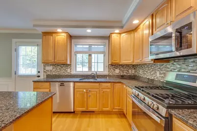 99 Princeton Ave, Waltham, MA 02451 - Photo 4