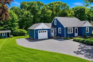 22 Balmoral Ct, Seekonk, MA 02771 - Photo 1