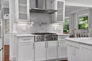33 Linden St, Wellesley, MA 02482 - Photo 12