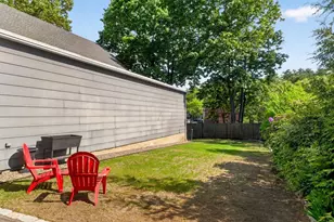 33 Linden St, Wellesley, MA 02482 - Photo 32