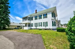 296 University St, Lowell, MA 01854 - Photo 2