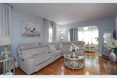 34 Preston St, Springfield, MA 01109 - Photo 6