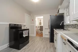 34 Preston St, Springfield, MA 01109 - Photo 14