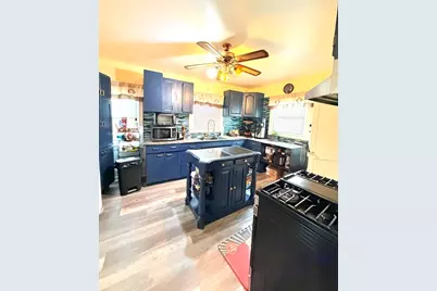 22 Felicia St, Springfield, MA 01104 - Photo 16