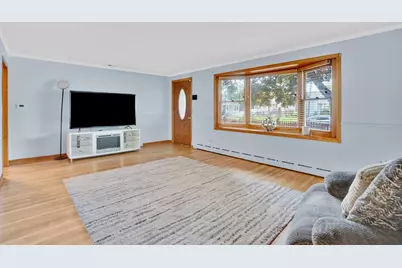 57 Tavistock St, Springfield, MA 01119 - Photo 4