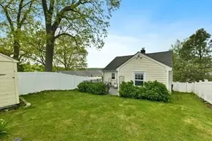59 Park St, Melrose, MA 02176 - Photo 12