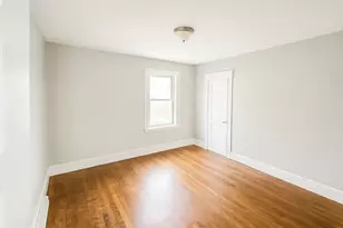 19 Henchman St, Worcester, MA 01605 - Photo 8