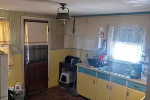 141 Shawmut St, Springfield, MA 01108 - Photo 6