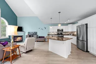 2 Beach Plum Ln, Bourne, MA 02532 - Photo 8