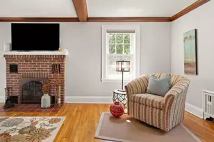 85 Mineral St, Reading, MA 01867 - Photo 10