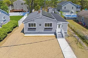 64 Rose Point Ave, Wareham, MA 02576 - Photo 2